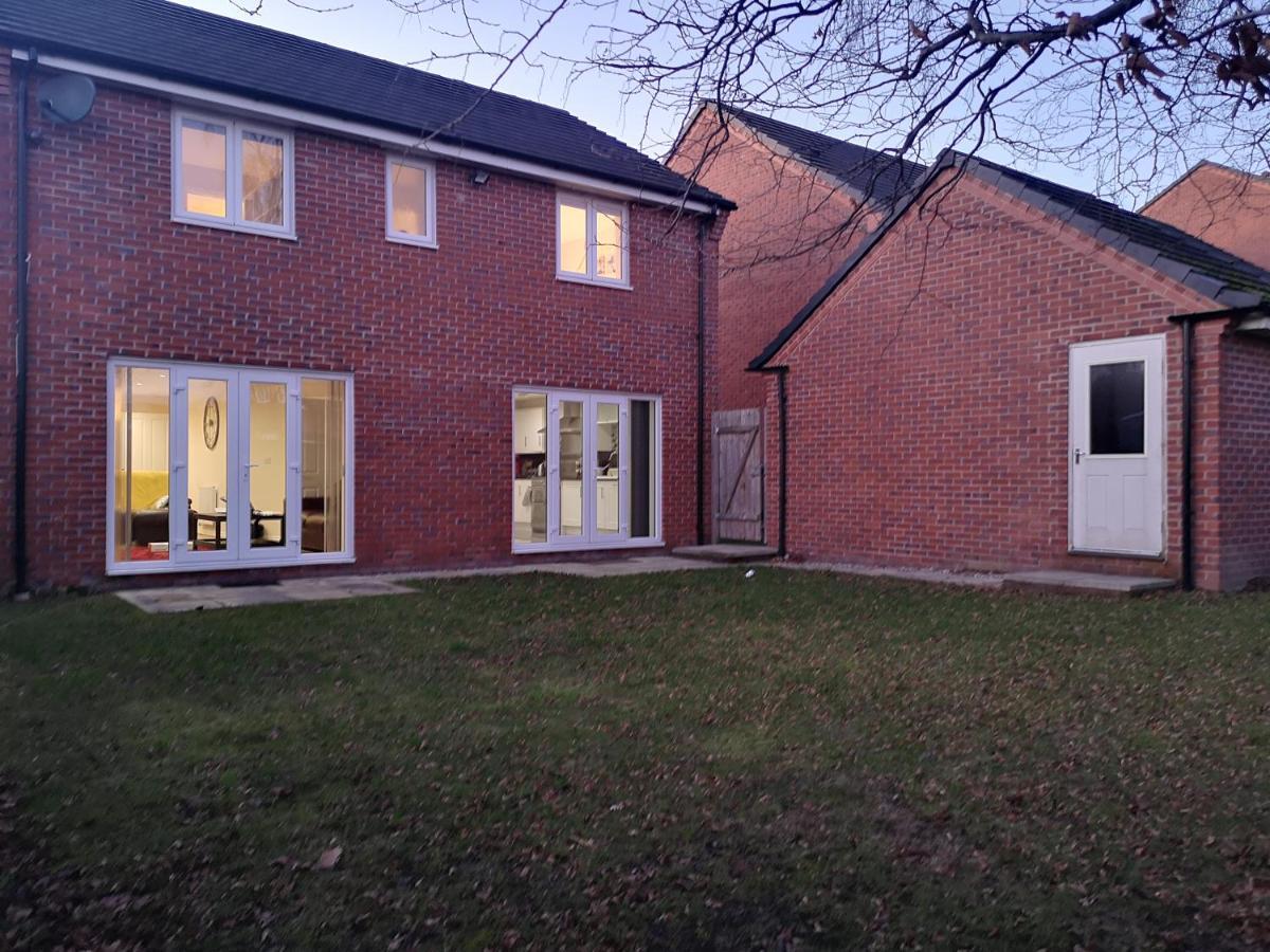 Nightingale Gardens - 4 Bed Detached House - Manchester Apartment Ngoại thất bức ảnh